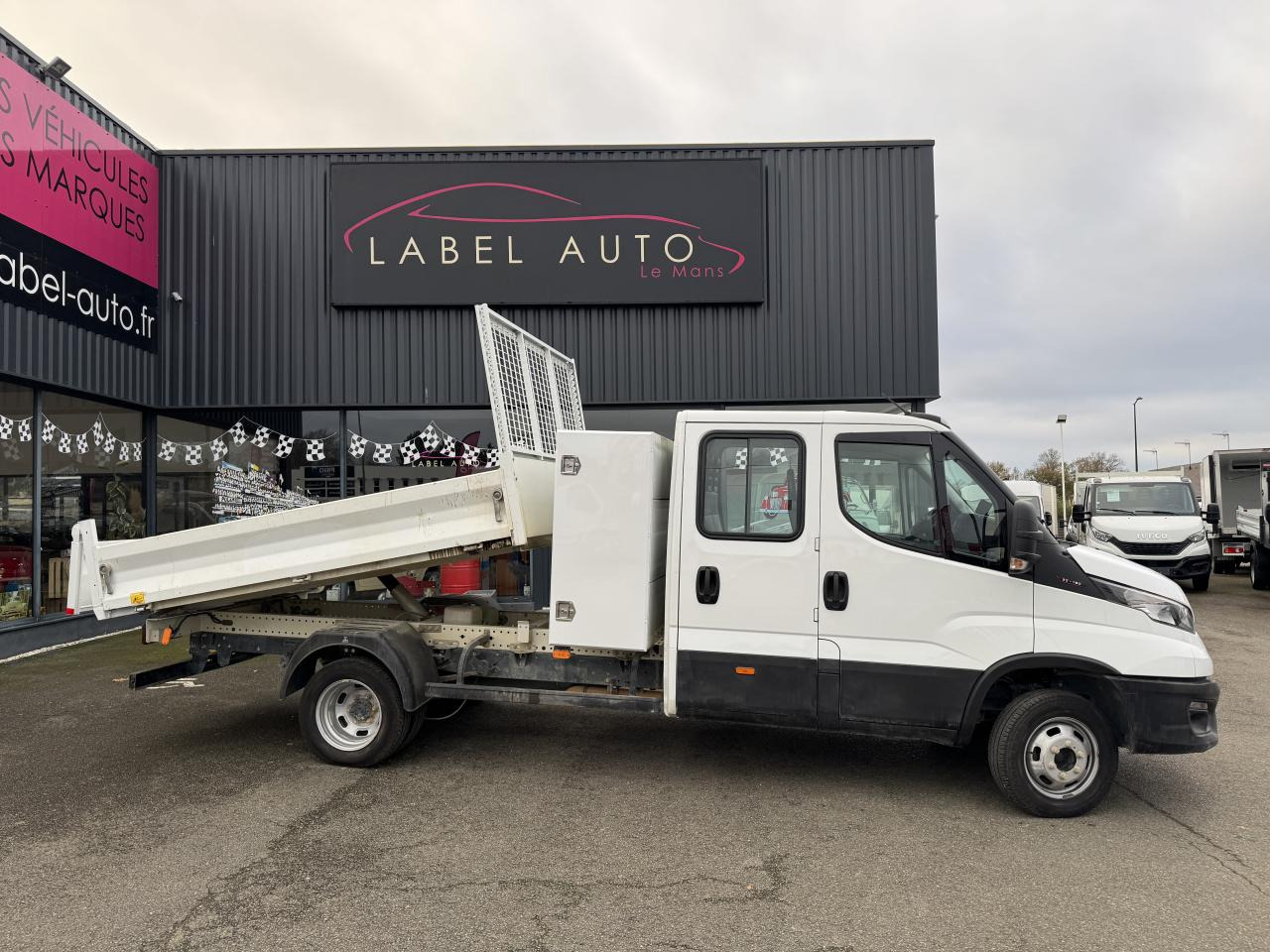 IVECO Daily 35 C 16 D S&S (Quad-Leaf) CHASSIS DOUBLE CABINE 2014 35C/35S CHASSIS CABINE DOUBLE Chassi - Utilitaire benne, Utilitaire double cabine: photos 1 IVECO Daily 35 C 16 D S&S (Quad-Leaf) CHASSIS DOUBLE CABINE 2014 35C/35S CHASSIS CABINE DOUBLE Chassi - Utilitaire benne, Utilitaire double cabine: photos 1