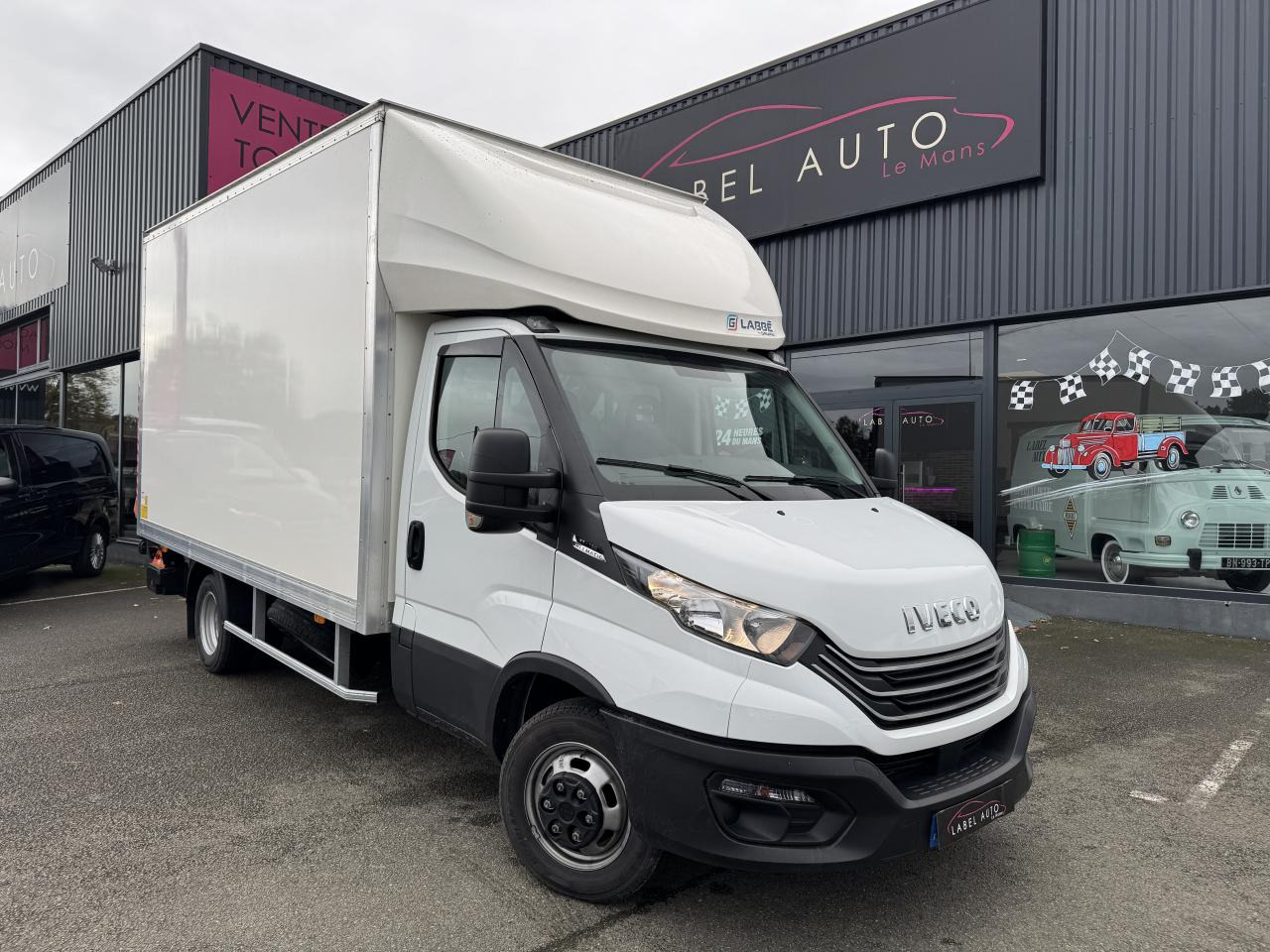 IVECO Daily 35 C 16H3.0 - BV Hi-Matic (Quad-Tor) CHASSIS CABINE CAISSE 20M3 - Fourgon grand volume: photos 2 IVECO Daily 35 C 16H3.0 - BV Hi-Matic (Quad-Tor) CHASSIS CABINE CAISSE 20M3 - Fourgon grand volume: photos 2
