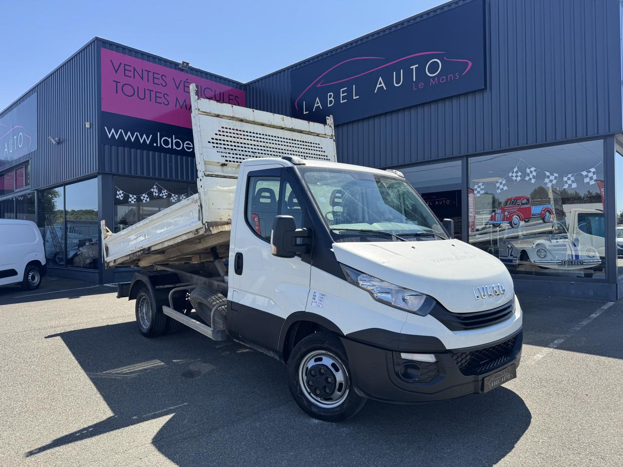 IVECO daily  35 C 12 BENNE RJ 2.3 120 CH - Utilitaire benne: photos 2 IVECO daily  35 C 12 BENNE RJ 2.3 120 CH - Utilitaire benne: photos 2