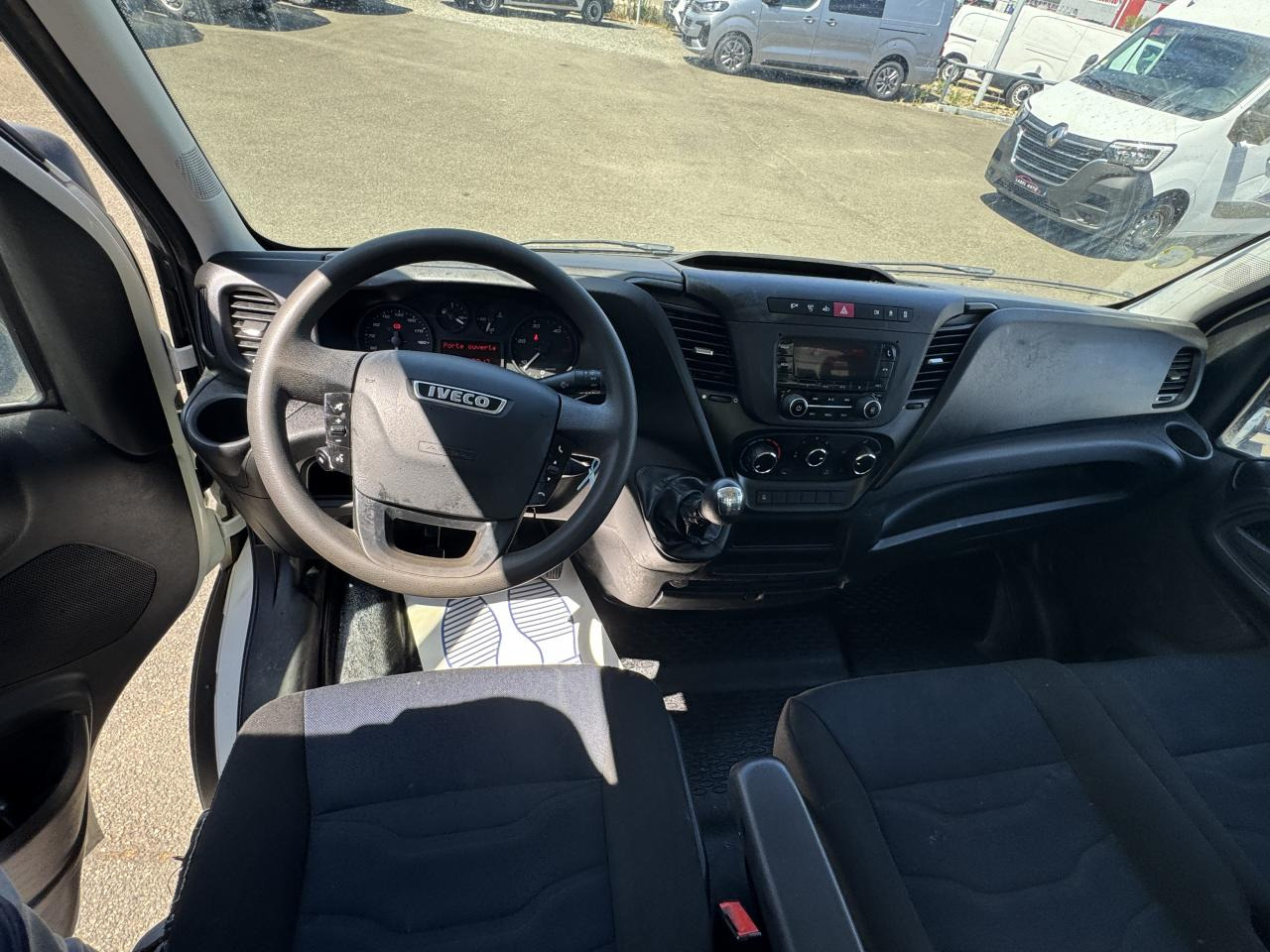 IVECO daily  35 C 12 BENNE RJ 2.3 120 CH - Utilitaire benne: photos 3 IVECO daily  35 C 12 BENNE RJ 2.3 120 CH - Utilitaire benne: photos 3