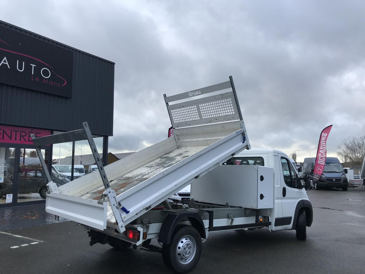 PEUGEOT BOXER 3T5 BENNE + COFFRE 2.2 HDI 165CH - Utilitaire benne: photos 5 PEUGEOT BOXER 3T5 BENNE + COFFRE 2.2 HDI 165CH - Utilitaire benne: photos 5