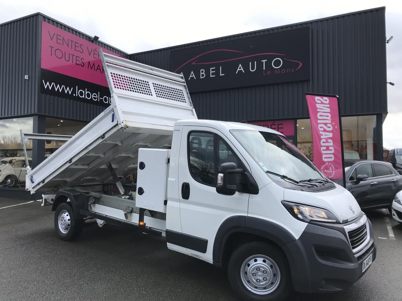 PEUGEOT BOXER 3T5 BENNE + COFFRE 2.2 HDI 165CH - Utilitaire benne: photos 1 PEUGEOT BOXER 3T5 BENNE + COFFRE 2.2 HDI 165CH - Utilitaire benne: photos 1