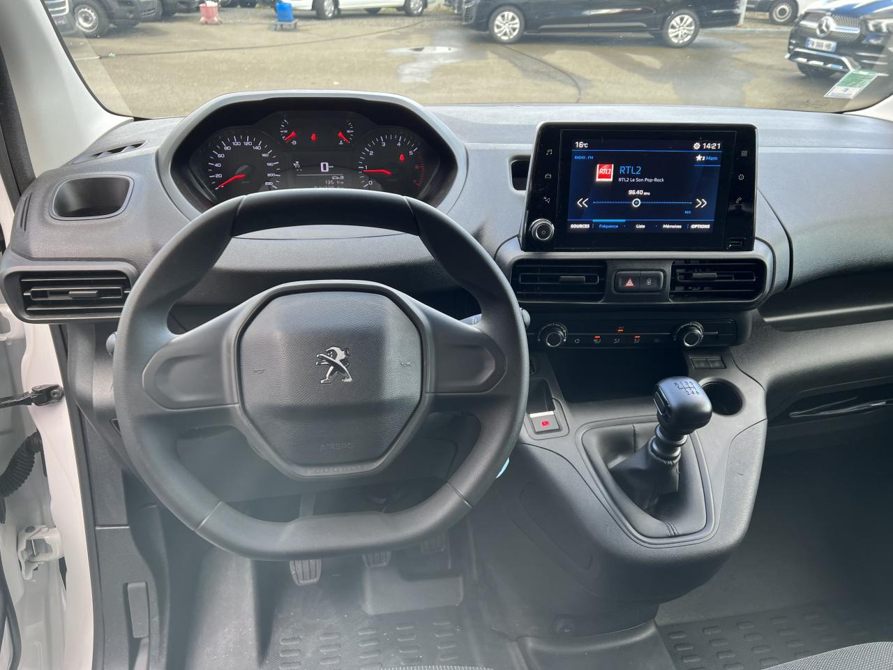 PEUGEOT PARTNER M 650KG 1.5 HDI 100CH ASPHALT 3 PLACES - Fourgon utilitaire: photos 4 PEUGEOT PARTNER M 650KG 1.5 HDI 100CH ASPHALT 3 PLACES - Fourgon utilitaire: photos 4