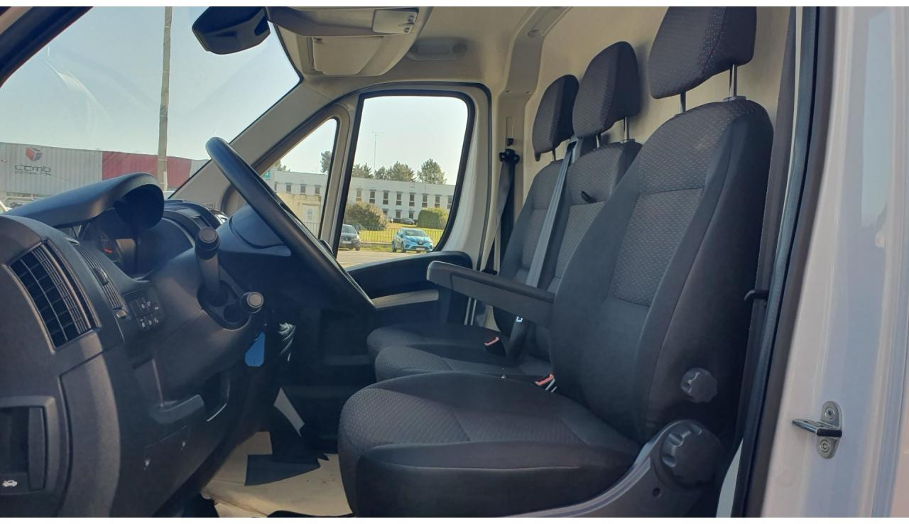 Peugeot Boxer 3.5t L2H2 2.2 HDi 140CH - Fourgon utilitaire: photos 5 Peugeot Boxer 3.5t L2H2 2.2 HDi 140CH - Fourgon utilitaire: photos 5
