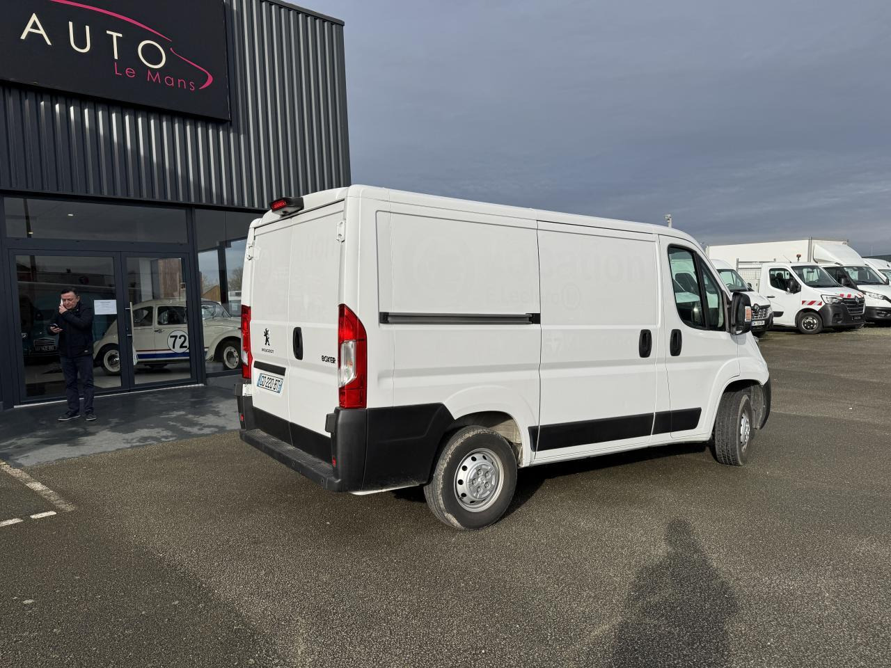 Peugeot Boxer 330 L1H1 2.2 BLUEHDI S&S 140CH ASPHALT - Fourgon utilitaire: photos 5 Peugeot Boxer 330 L1H1 2.2 BLUEHDI S&S 140CH ASPHALT - Fourgon utilitaire: photos 5
