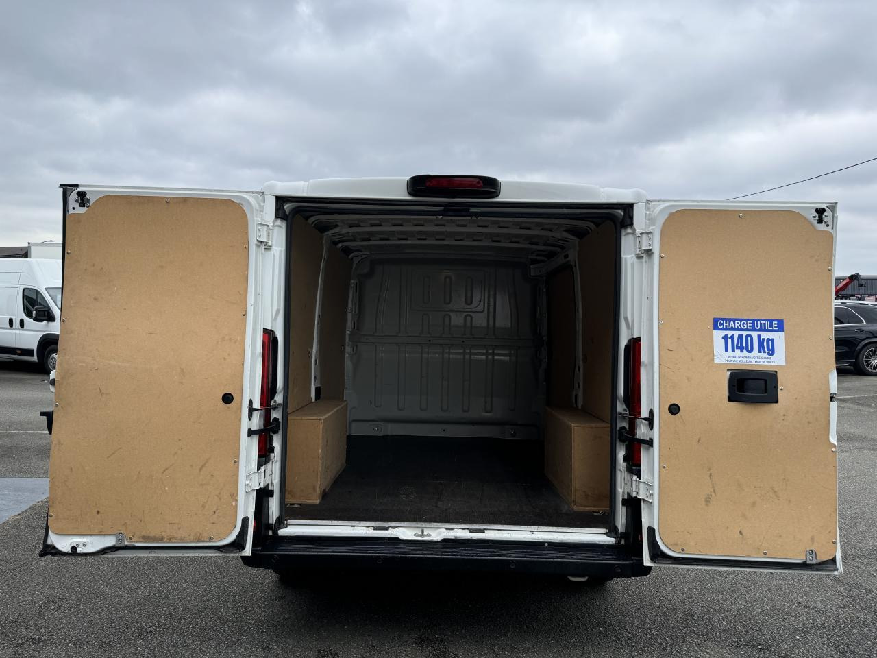 Peugeot Boxer 333 L1H1 2.2 BLUEHDI S&S 140CH ASPHALT - Fourgon utilitaire: photos 2 Peugeot Boxer 333 L1H1 2.2 BLUEHDI S&S 140CH ASPHALT - Fourgon utilitaire: photos 2