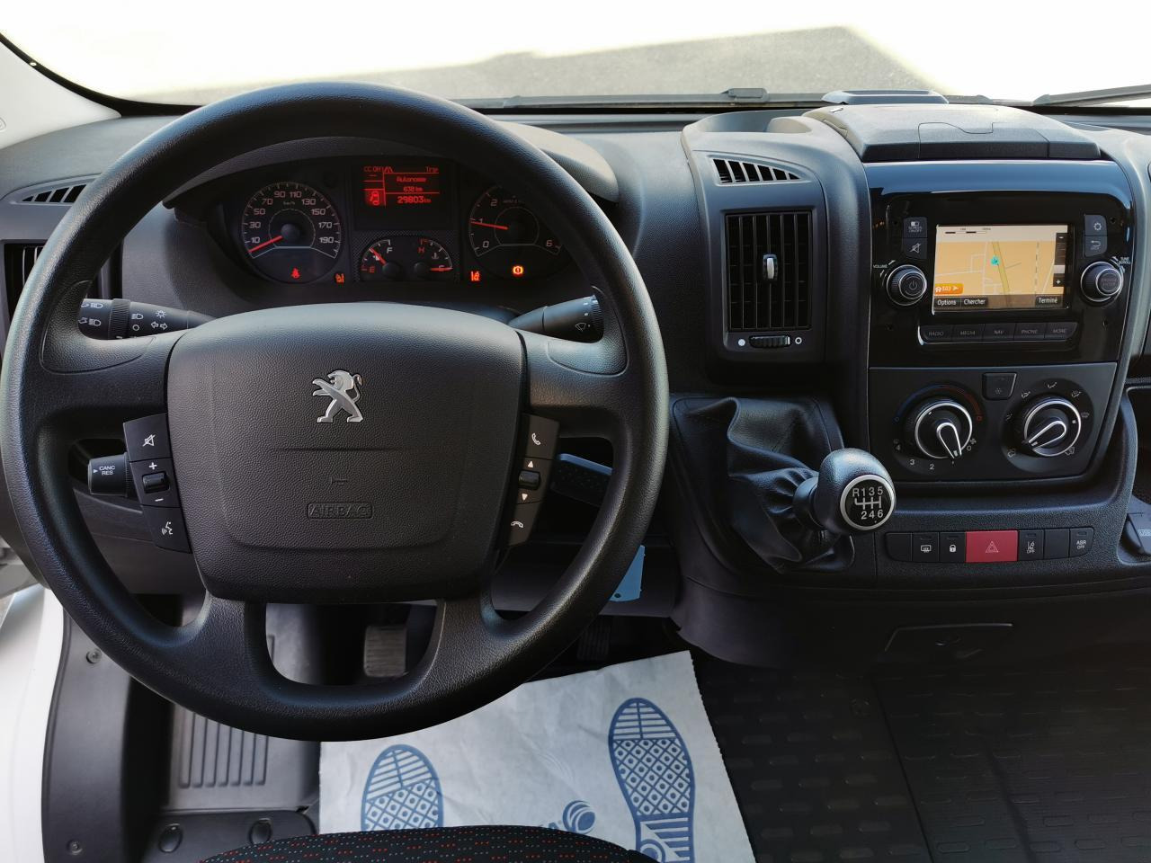 Peugeot Boxer Asphalt 333 L2H2 2.2 BlueHDi S&S - 120 III FOURGON TOLE Fourgon Tolé 333 L2H2 PHAS - Fourgon utilitaire: photos 4 Peugeot Boxer Asphalt 333 L2H2 2.2 BlueHDi S&S - 120 III FOURGON TOLE Fourgon Tolé 333 L2H2 PHAS - Fourgon utilitaire: photos 4
