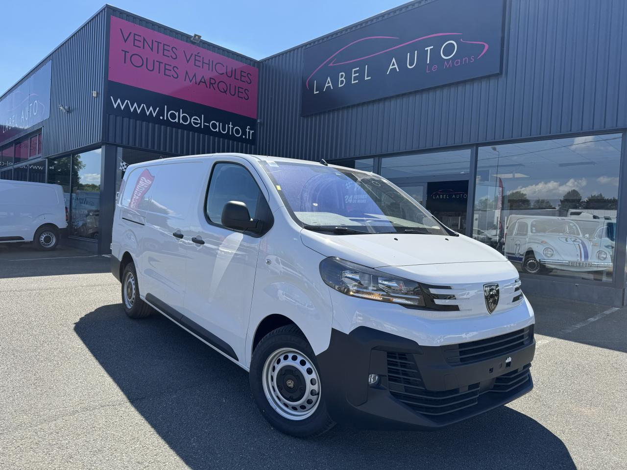 Peugeot Expert XL 2.0 BlueHDi - 145 III FOURGON Fourgon PHASE 2 - Fourgon utilitaire: photos 1 Peugeot Expert XL 2.0 BlueHDi - 145 III FOURGON Fourgon PHASE 2 - Fourgon utilitaire: photos 1