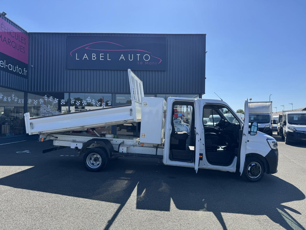RENAULT MASTER 3T5 BENNE + COFFRE RJ DOUBLE CABINE 6 PL 2.3 DCI 130 CH CONFORT - Utilitaire benne: photos 1 RENAULT MASTER 3T5 BENNE + COFFRE RJ DOUBLE CABINE 6 PL 2.3 DCI 130 CH CONFORT - Utilitaire benne: photos 1