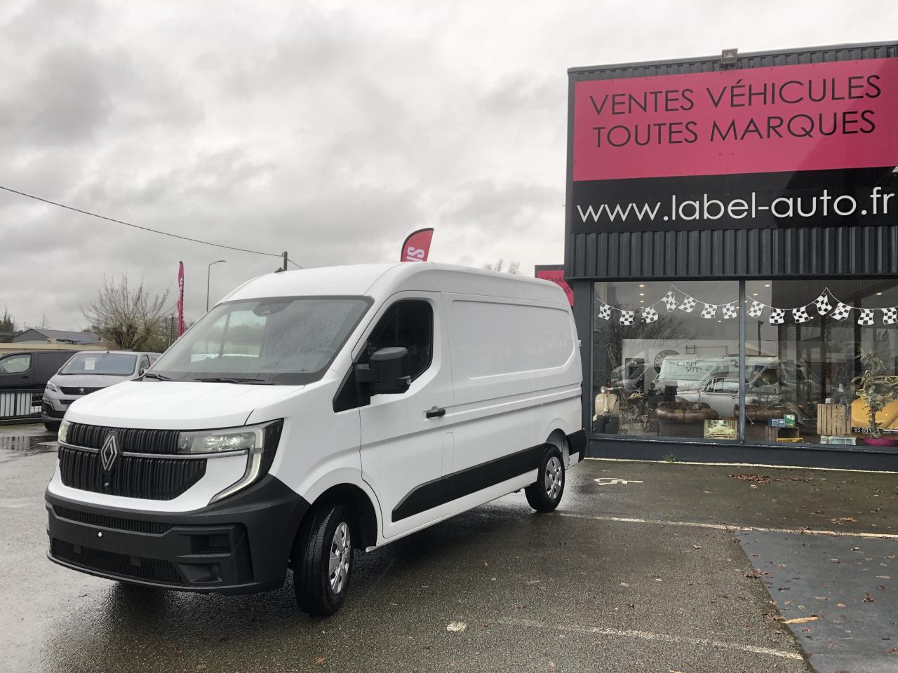 Fourgon utilitaire RENAULT MASTER EXTRA 3T5 L2H2 2.0 BLUE DCI 150 CH TRACTION: photos 6 Fourgon utilitaire RENAULT MASTER EXTRA 3T5 L2H2 2.0 BLUE DCI 150 CH TRACTION: photos 6