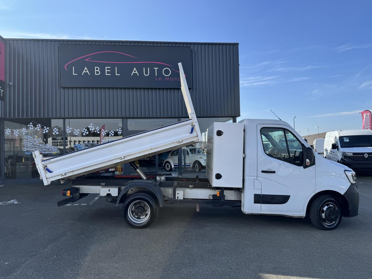 RENAULT Master BENNE COFFRE Confort R3500RJ L3 2.3 dCi 130CH - Utilitaire benne: photos 1 RENAULT Master BENNE COFFRE Confort R3500RJ L3 2.3 dCi 130CH - Utilitaire benne: photos 1