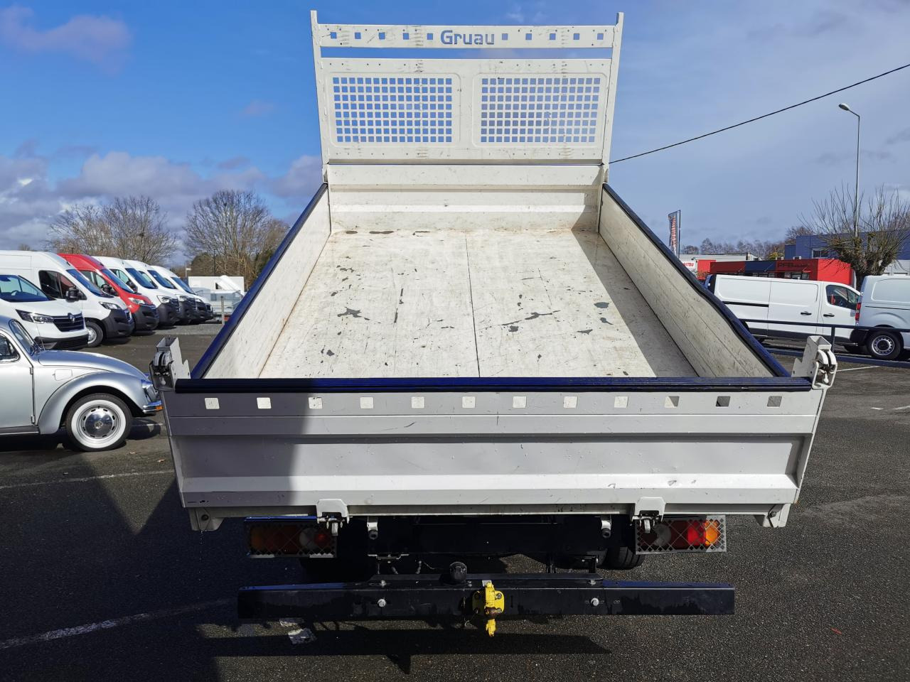 RENAULT Master BENNE COFFRE Confort R3500RJ L3 2.3 dCi 130CH - Utilitaire benne: photos 4 RENAULT Master BENNE COFFRE Confort R3500RJ L3 2.3 dCi 130CH - Utilitaire benne: photos 4