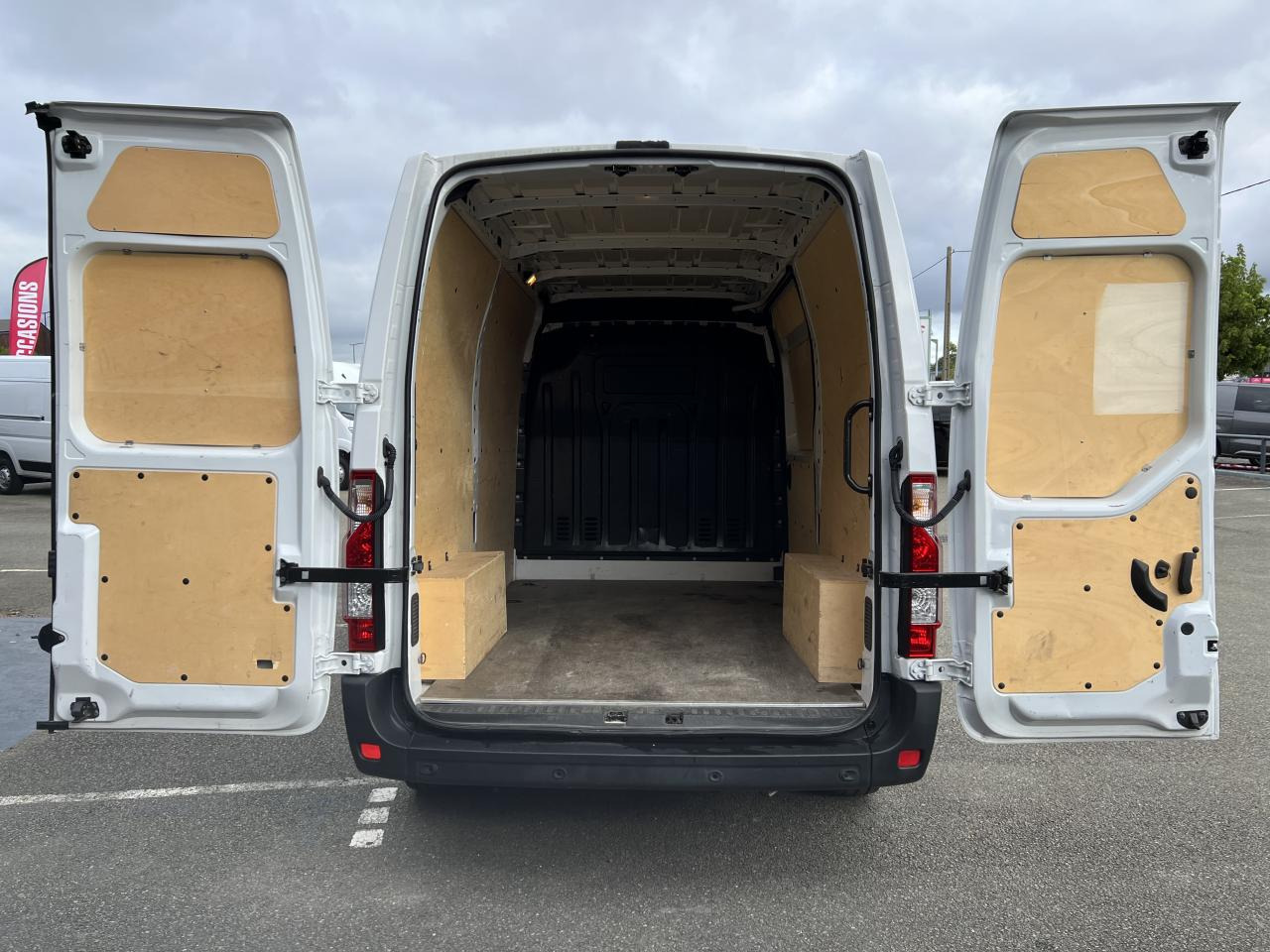 RENAULT Master Grand Confort F3300 L2H2 2.3 Blue dCi - 150 III FOURGON Fourgon L2H2 Traction PHASE 3 - Fourgon utilitaire: photos 3 RENAULT Master Grand Confort F3300 L2H2 2.3 Blue dCi - 150 III FOURGON Fourgon L2H2 Traction PHASE 3 - Fourgon utilitaire: photos 3