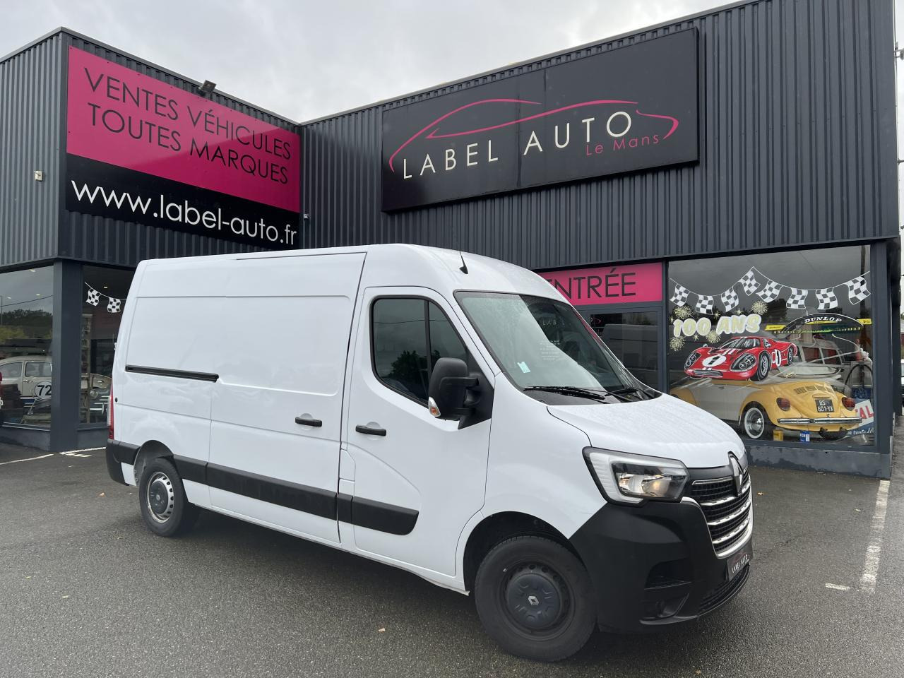 RENAULT Master Grand Confort F3300 L2H2 2.3 dCi - 135 III FOURGON Fourgon L2H2 Traction PHASE 3 - Fourgon utilitaire: photos 1 RENAULT Master Grand Confort F3300 L2H2 2.3 dCi - 135 III FOURGON Fourgon L2H2 Traction PHASE 3 - Fourgon utilitaire: photos 1