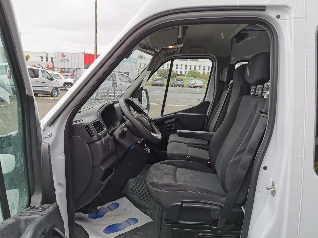 RENAULT Master Grand Confort F3500 L2H2 2.3 Blue dCi - 150 Euro 6e III CABINE APPROFONDIE Cabine approfondi - Fourgon utilitaire: photos 5 RENAULT Master Grand Confort F3500 L2H2 2.3 Blue dCi - 150 Euro 6e III CABINE APPROFONDIE Cabine approfondi - Fourgon utilitaire: photos 5