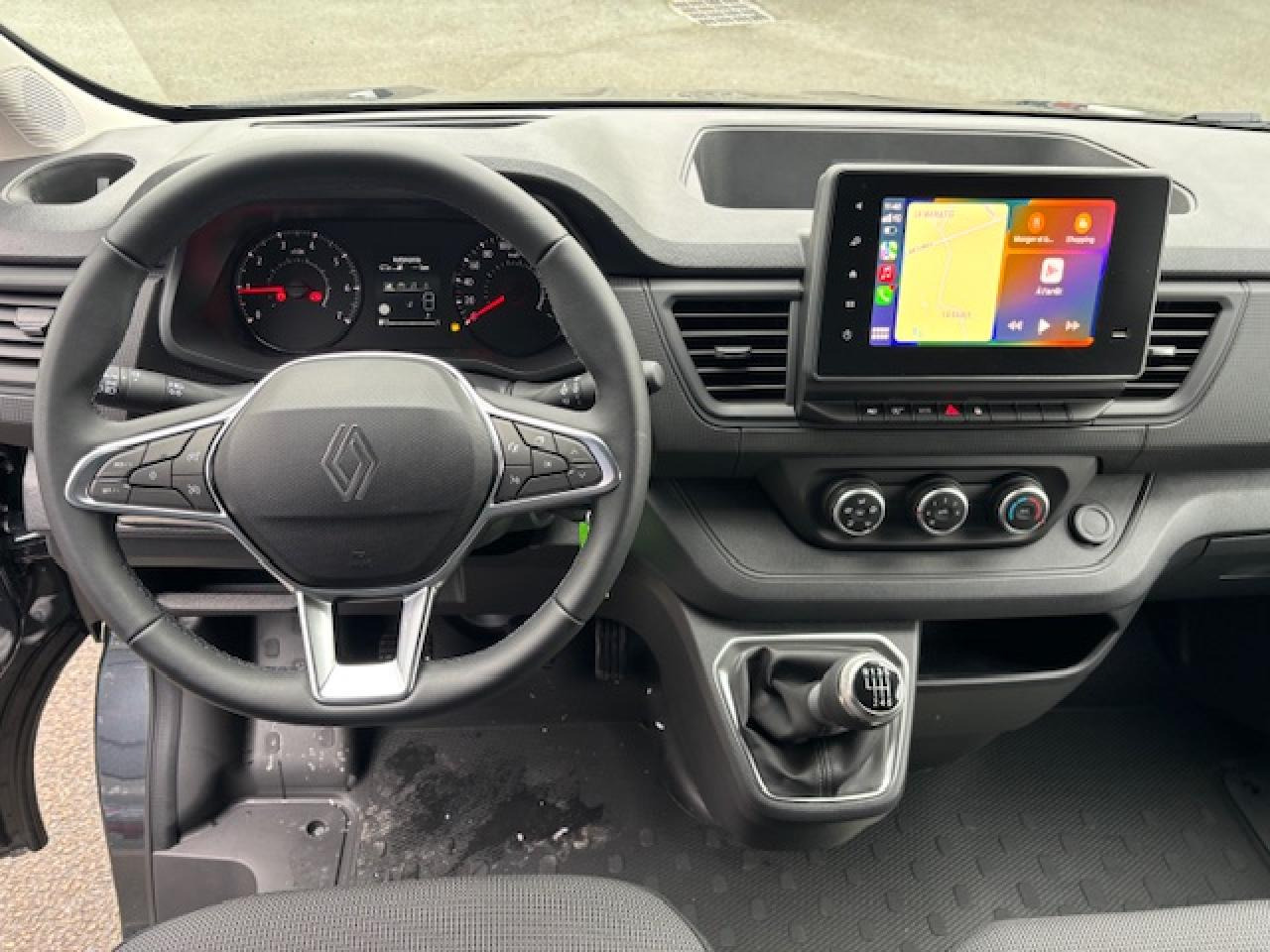 RENAULT TRAFIC 3T0 L1H1 2.0 DCI 150CH - Fourgon utilitaire: photos 4 RENAULT TRAFIC 3T0 L1H1 2.0 DCI 150CH - Fourgon utilitaire: photos 4