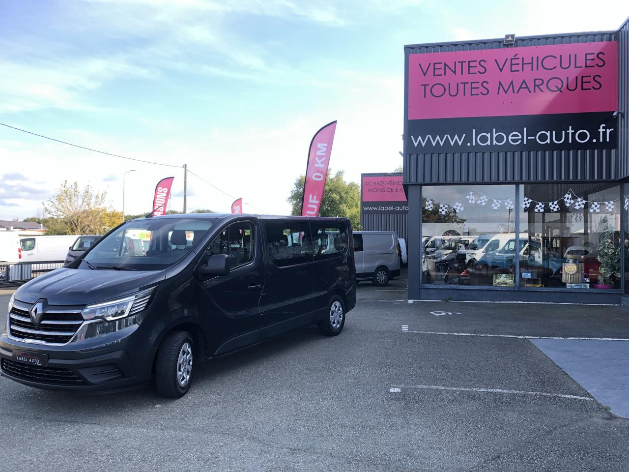 RENAULT Trafic L2 2.0 Energy dCi - 150 - S&S III COMBI Combi Zen L2H1 PHASE 3 - Transport de personnes: photos 5 RENAULT Trafic L2 2.0 Energy dCi - 150 - S&S III COMBI Combi Zen L2H1 PHASE 3 - Transport de personnes: photos 5