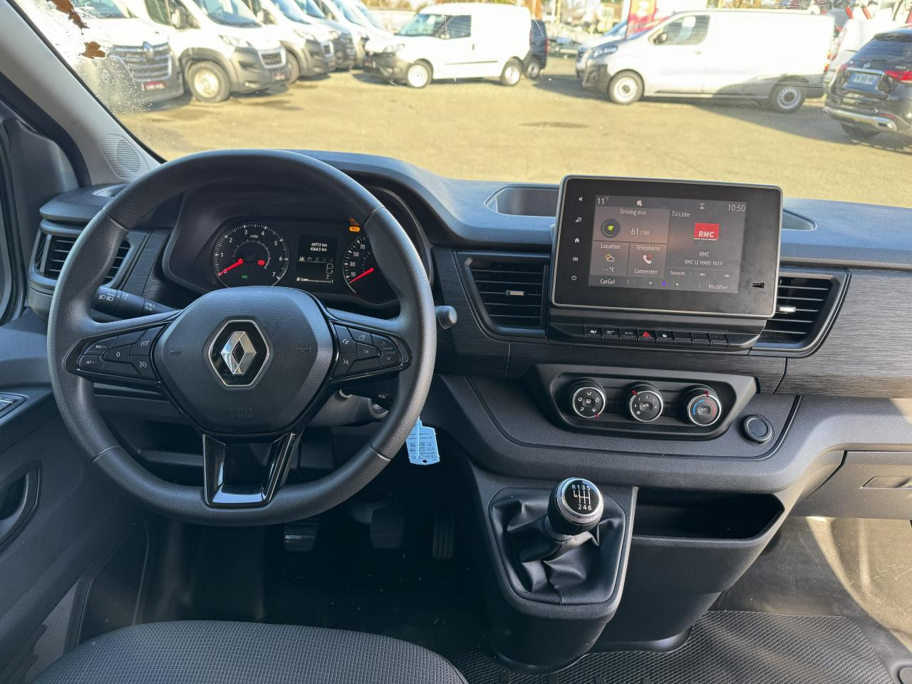 RENAULT Trafic L2 2.0 Energy dCi - 150 - S&S III COMBI Combi Zen L2H1 PHASE 3 - Transport de personnes: photos 5 RENAULT Trafic L2 2.0 Energy dCi - 150 - S&S III COMBI Combi Zen L2H1 PHASE 3 - Transport de personnes: photos 5