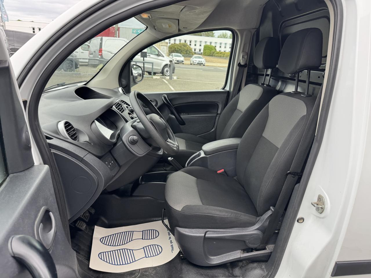 Renault Kangoo 1.5 BLUE DCI 80CH GRAND CONFORT 5CV - Fourgonnette: photos 4 Renault Kangoo 1.5 BLUE DCI 80CH GRAND CONFORT 5CV - Fourgonnette: photos 4
