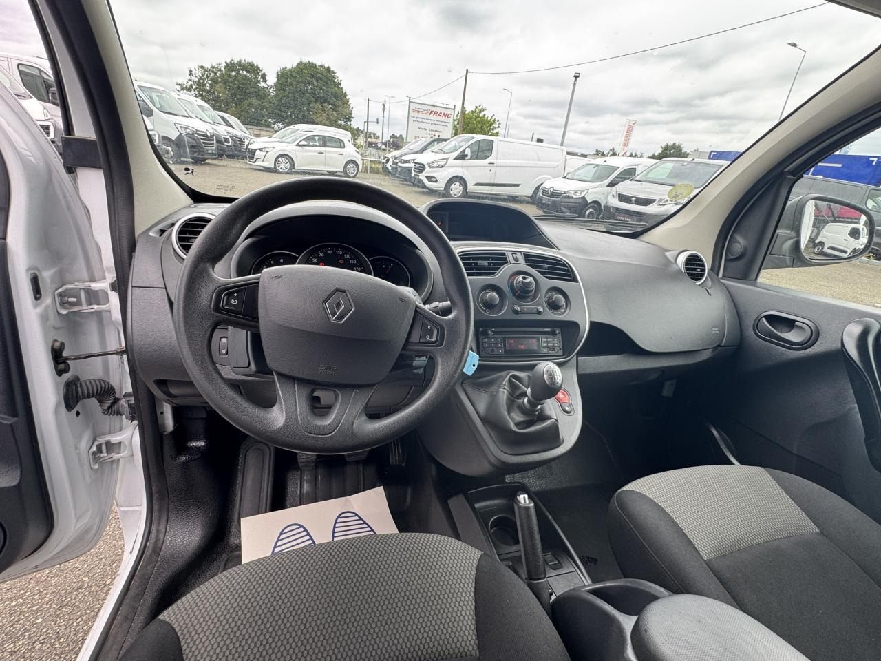 Renault Kangoo 1.5 BLUE DCI 80CH GRAND CONFORT 5CV - Fourgonnette: photos 3 Renault Kangoo 1.5 BLUE DCI 80CH GRAND CONFORT 5CV - Fourgonnette: photos 3