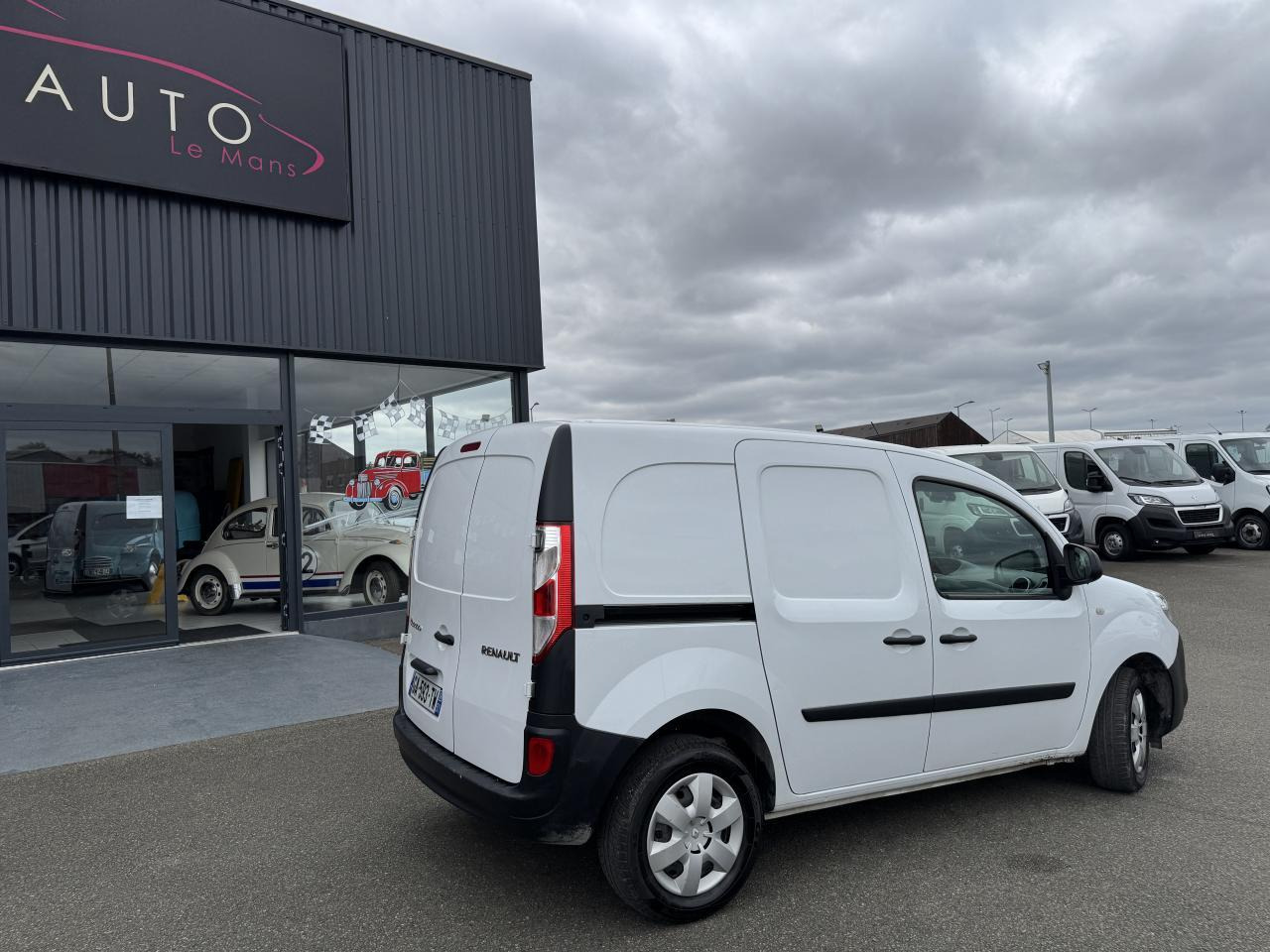Renault Kangoo 1.5 BLUE DCI 80CH GRAND CONFORT 5CV - Fourgonnette: photos 5 Renault Kangoo 1.5 BLUE DCI 80CH GRAND CONFORT 5CV - Fourgonnette: photos 5