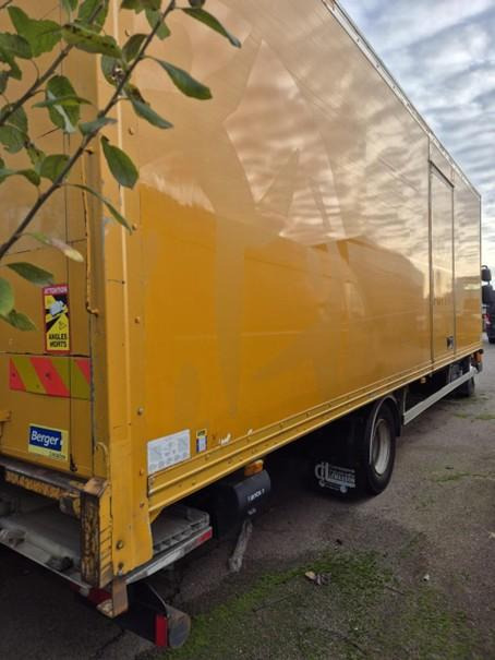 Renault Midlum 180.12 H Extra Light Fourgon polyfond avec Hayon repliable - Camion fourgon: photos 2 Renault Midlum 180.12 H Extra Light Fourgon polyfond avec Hayon repliable - Camion fourgon: photos 2