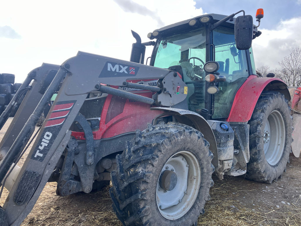 Massey Ferguson 6713S DYNA-6 ESSENTIAL - Tracteur agricole: photos 3 Massey Ferguson 6713S DYNA-6 ESSENTIAL - Tracteur agricole: photos 3