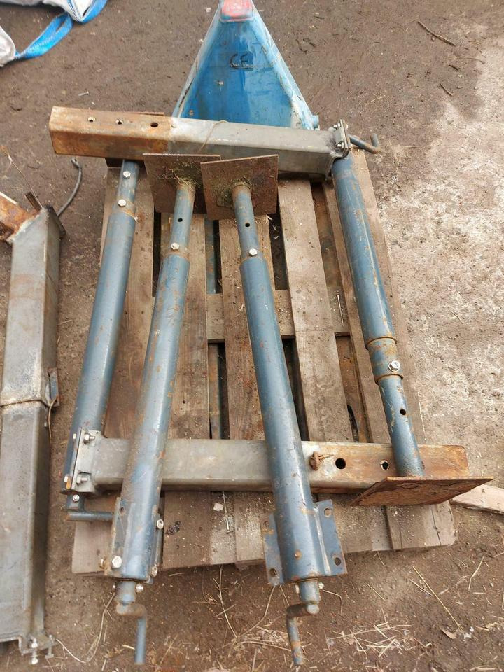 4 x Stützen Schmidt Salzstreuer Winterdienst IMS Küpper Weisser - Frame/ Châssis pour Epandeur de sable: photos 1 4 x Stützen Schmidt Salzstreuer Winterdienst IMS Küpper Weisser - Frame/ Châssis pour Epandeur de sable: photos 1