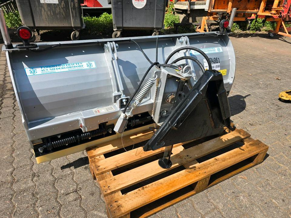 NEUWARE KIF Schneepflug CM 1600 Schneeschieber Schneeschild Winterdienst Räumschild passend für Multicar Kramer Iseki Kubota Kleintraktor - Lame à neige: photos 3 NEUWARE KIF Schneepflug CM 1600 Schneeschieber Schneeschild Winterdienst Räumschild passend für Multicar Kramer Iseki Kubota Kleintraktor - Lame à neige: photos 3