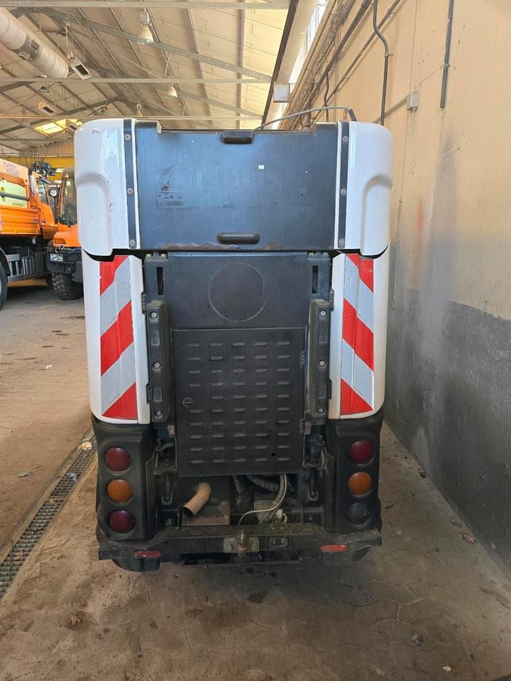 Nilfisk City Ranger 3500 Kehrmaschine Straßenkehrmaschine mit Schmidt Bediendisplay Hako Kehreinheit - Balayeuse de voirie: photos 4 Nilfisk City Ranger 3500 Kehrmaschine Straßenkehrmaschine mit Schmidt Bediendisplay Hako Kehreinheit - Balayeuse de voirie: photos 4