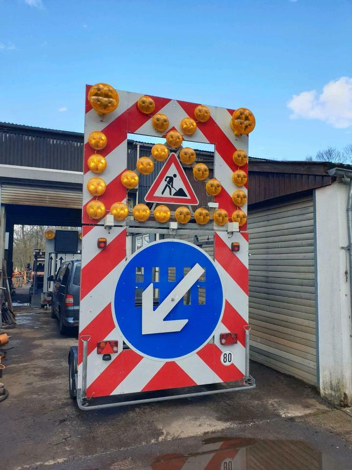 Nissen Absperrtafel Sperrwand Verkehrleitanhänger VZ 616 unimog - Remorque: photos 4 Nissen Absperrtafel Sperrwand Verkehrleitanhänger VZ 616 unimog - Remorque: photos 4