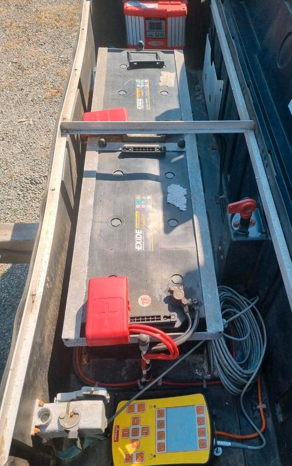 Nissen Absperrtafel VZ616 Verkehrssicherung Verkehrsleittafel Verkehrsleitanhänger Verkehrssicherungsanhänger AMD B3 Funkwarnmeldeanlage Trebbiner Mersch Autobahn - Remorque: photos 4 Nissen Absperrtafel VZ616 Verkehrssicherung Verkehrsleittafel Verkehrsleitanhänger Verkehrssicherungsanhänger AMD B3 Funkwarnmeldeanlage Trebbiner Mersch Autobahn - Remorque: photos 4