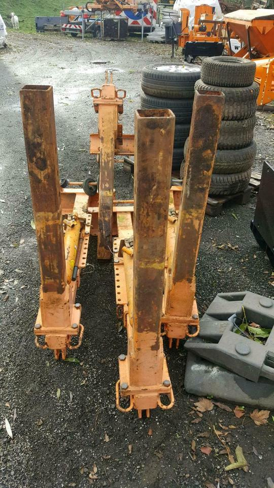 Stützen für Salzstreuer Schmidt Küpper Weisser Epoke Unimog Fendt - Frame/ Châssis pour Epandeur de sable: photos 3 Stützen für Salzstreuer Schmidt Küpper Weisser Epoke Unimog Fendt - Frame/ Châssis pour Epandeur de sable: photos 3