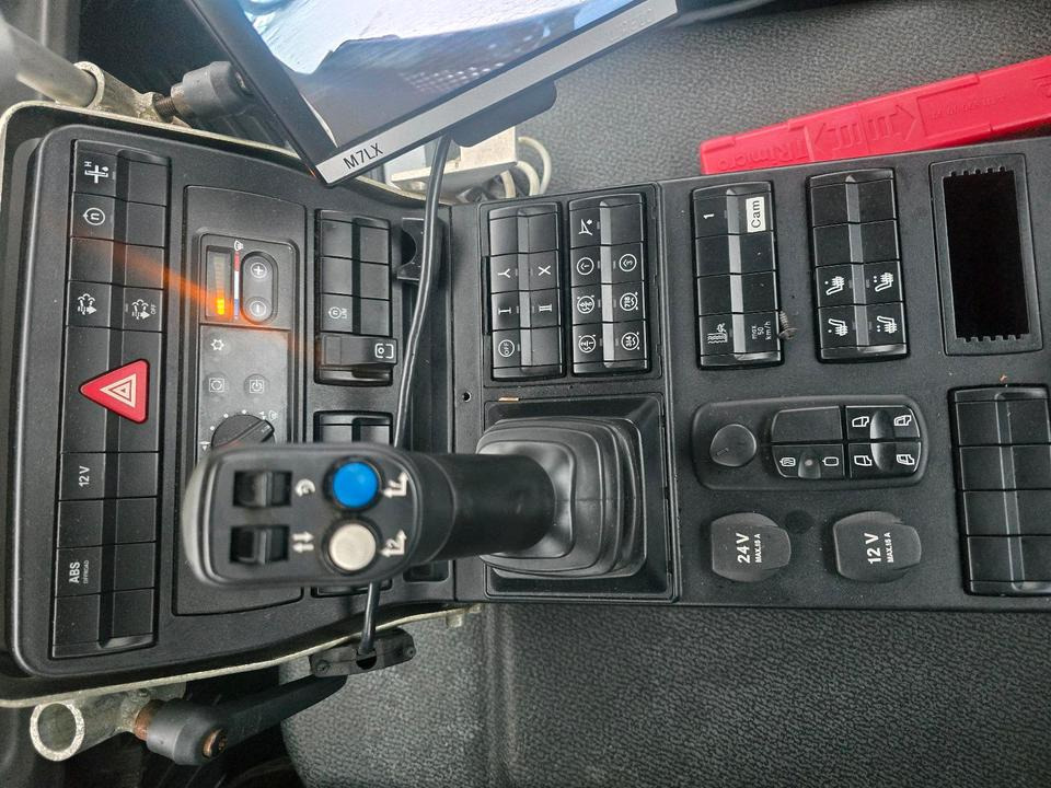 Engin de déneigement Unimog U 430 EAS Easy-Drive Variopilot U527 535 430 427 423 Mercedes-Benz 405 UGE UGN Hydrostat: photos 11 Engin de déneigement Unimog U 430 EAS Easy-Drive Variopilot U527 535 430 427 423 Mercedes-Benz 405 UGE UGN Hydrostat: photos 11