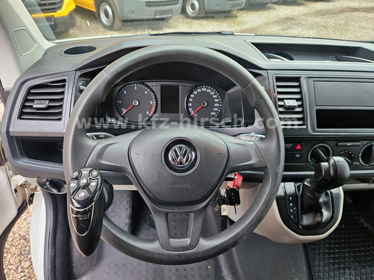 Volkswagen T6 Auto/ DSG Bott Sortimo Stdhzg Behindertenger. - Transport de personnes: photos 3 Volkswagen T6 Auto/ DSG Bott Sortimo Stdhzg Behindertenger. - Transport de personnes: photos 3