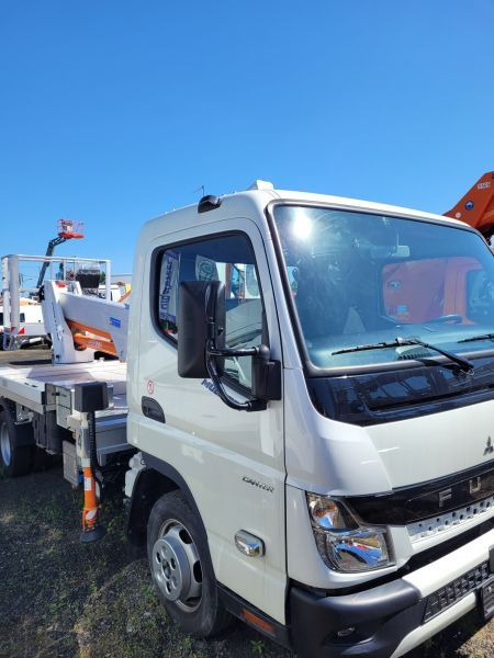 MITSUBISHI Canter Fuso 3C13 podnośnik koszowy 20 m Multitel MXE200 boom lift bucket truck - Camion avec nacelle: photos 4 MITSUBISHI Canter Fuso 3C13 podnośnik koszowy 20 m Multitel MXE200 boom lift bucket truck - Camion avec nacelle: photos 4