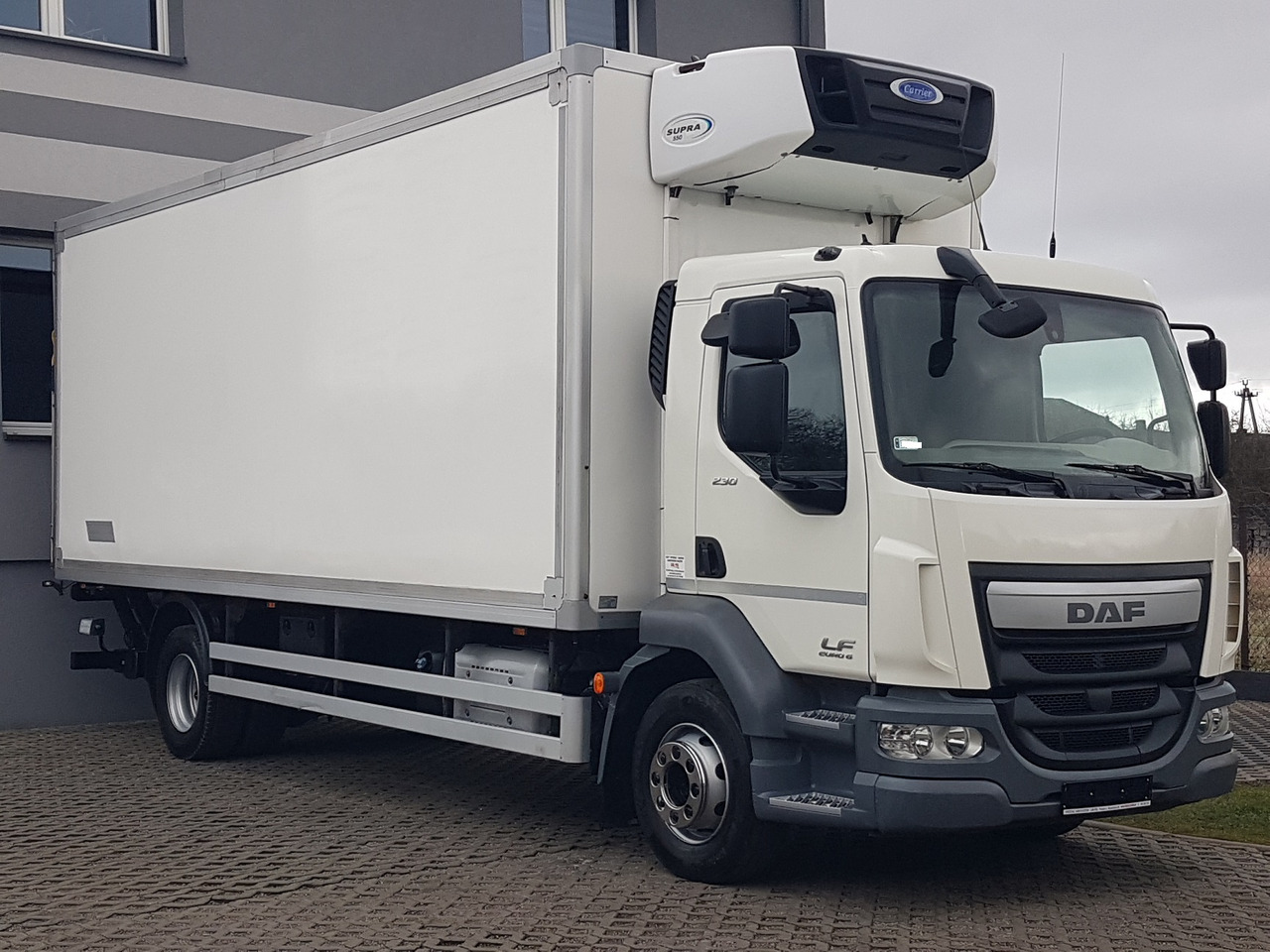 DAF LF230 16T WINDA CHŁODNIA 16EP 6,58x2,48x2,38 KLIMA IZOTERMA MROŹNIA - Camion frigorifique: photos 1 DAF LF230 16T WINDA CHŁODNIA 16EP 6,58x2,48x2,38 KLIMA IZOTERMA MROŹNIA - Camion frigorifique: photos 1
