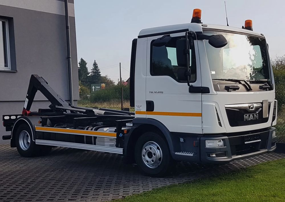 MAN TGL 12.220 HAKOWIEC 4x2 KLIMA - Camion ampliroll: photos 5 MAN TGL 12.220 HAKOWIEC 4x2 KLIMA - Camion ampliroll: photos 5