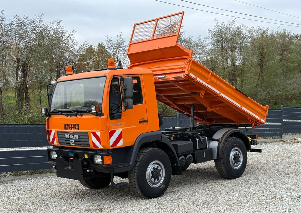 MAN * MAN 10-220 * Wywrotka Kiper Meiller * 4x4 * Zimowe Utrzymanie * Unimog * - Camion benne: photos 1 MAN * MAN 10-220 * Wywrotka Kiper Meiller * 4x4 * Zimowe Utrzymanie * Unimog * - Camion benne: photos 1