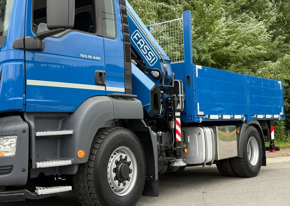 MAN * MAN 18.440 TGS * 4x4 * HDS Fassi F215 * Sprowadzony * 95 000 KM ! * Stan Jak Nowy - Camion plateau, Camion grue: photos 4 MAN * MAN 18.440 TGS * 4x4 * HDS Fassi F215 * Sprowadzony * 95 000 KM ! * Stan Jak Nowy - Camion plateau, Camion grue: photos 4