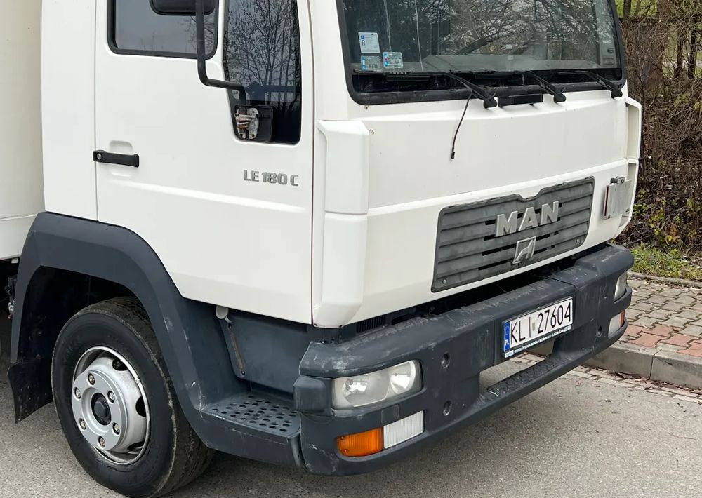 MAN MAN 8-180 KONTENER WINDA ZAŁADOWCZA - Camion fourgon: photos 3 MAN MAN 8-180 KONTENER WINDA ZAŁADOWCZA - Camion fourgon: photos 3