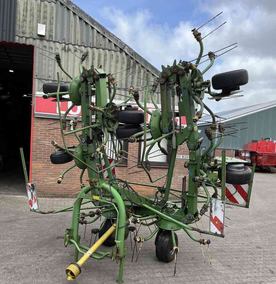 Krone KW 8.80/8 Schudder Tedder Kreiselheuer weidebouwmachines - Faneuse: photos 1 Krone KW 8.80/8 Schudder Tedder Kreiselheuer weidebouwmachines - Faneuse: photos 1