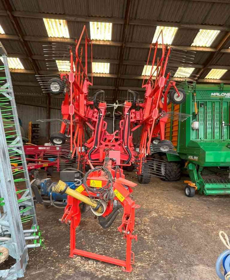 Kuhn GA 8521 zwadhark zwiller rugger rake weidebouwmachines - Faneuse: photos 3 Kuhn GA 8521 zwadhark zwiller rugger rake weidebouwmachines - Faneuse: photos 3