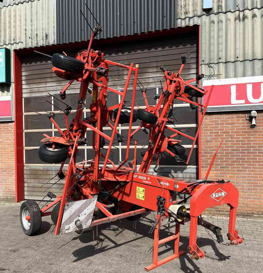 Kuhn GF 8501T Tedder Schudder Kreiselheuer weidebouwmachines - Faneuse: photos 2 Kuhn GF 8501T Tedder Schudder Kreiselheuer weidebouwmachines - Faneuse: photos 2