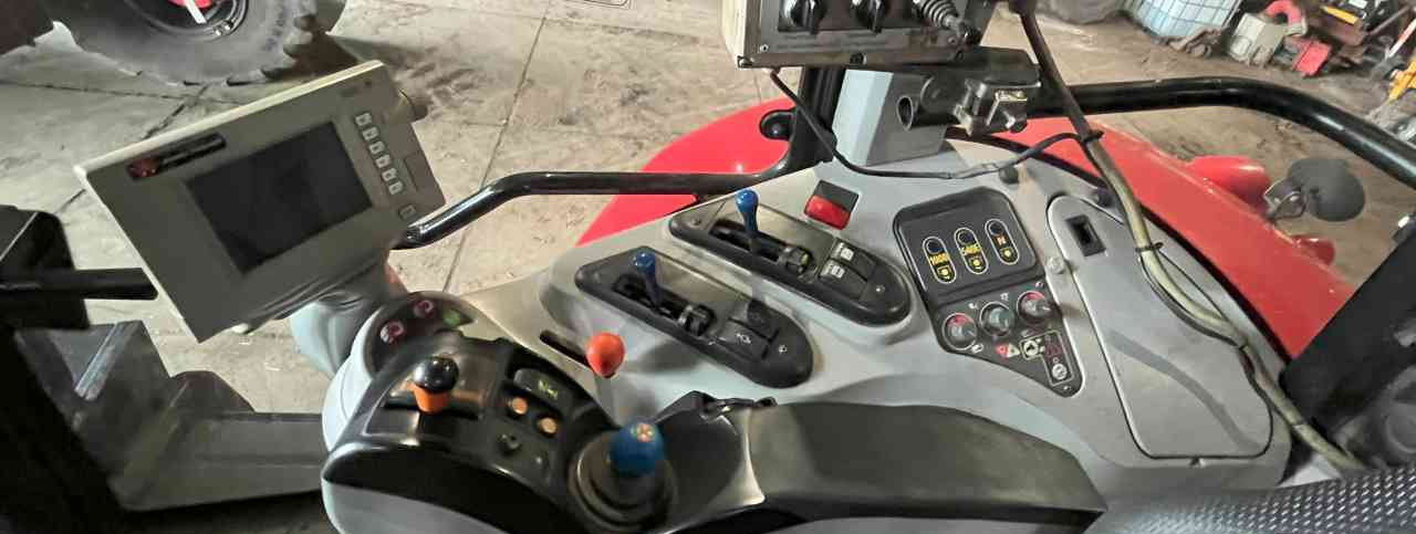 Massey Ferguson 8470 Dyna-VT Tractoren - Tracteur agricole: photos 4 Massey Ferguson 8470 Dyna-VT Tractoren - Tracteur agricole: photos 4