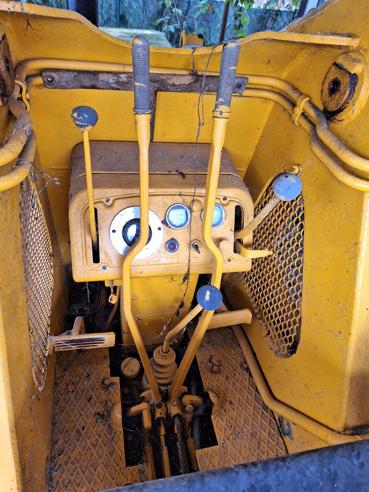 Massey Ferguson MF200 - Chargeuse sur chenilles: photos 3 Massey Ferguson MF200 - Chargeuse sur chenilles: photos 3