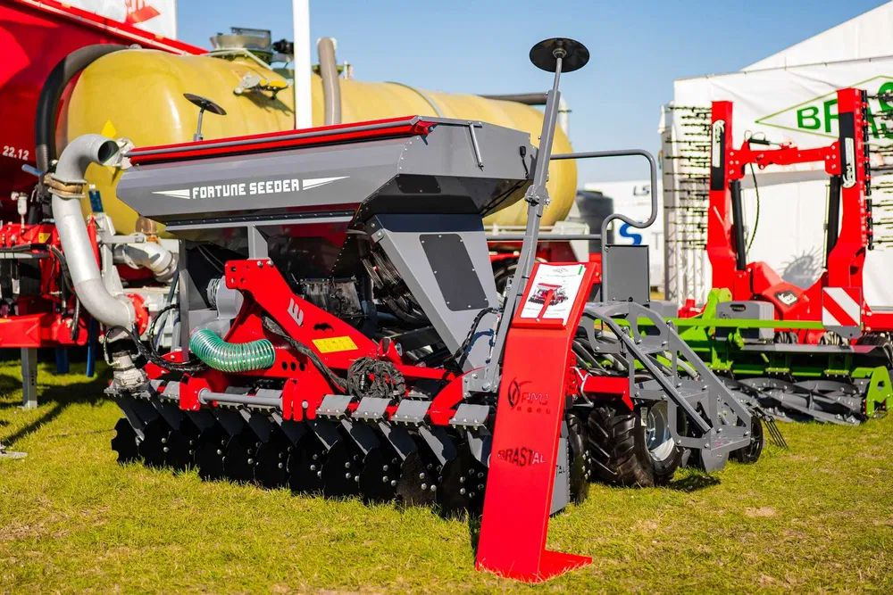 Siewnik pneumatyczny FORTUNE SEEDER 3m AMJ AGRO , BRASTAL - Semoir: photos 2 Siewnik pneumatyczny FORTUNE SEEDER 3m AMJ AGRO , BRASTAL - Semoir: photos 2