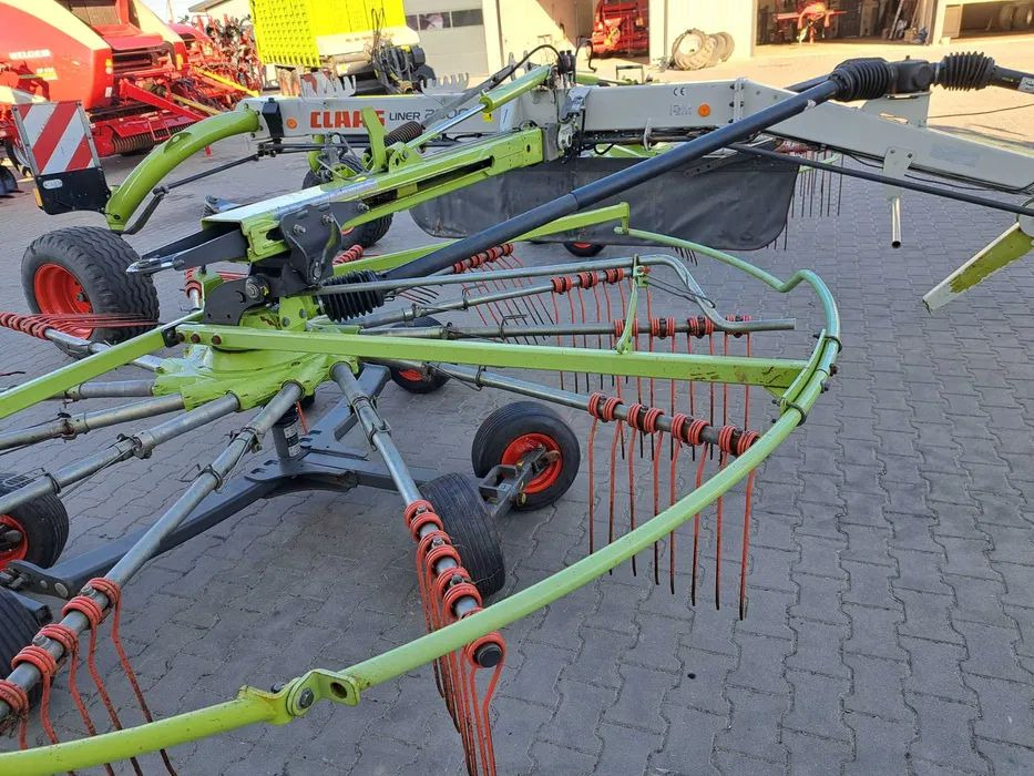 Zgrabiarka Claas liner 2800 - Faneuse: photos 3 Zgrabiarka Claas liner 2800 - Faneuse: photos 3