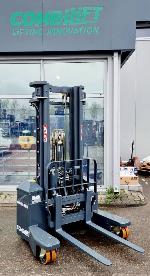 Aisle-Master WR4 - BRAND NEW - Chariot multidirectionnel: photos 4 Aisle-Master WR4 - BRAND NEW - Chariot multidirectionnel: photos 4