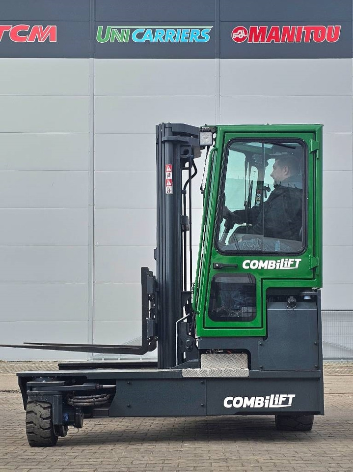 Combilift C 4000 D MK4 150 hrs RENTED - Chariot multidirectionnel: photos 5 Combilift C 4000 D MK4 150 hrs RENTED - Chariot multidirectionnel: photos 5